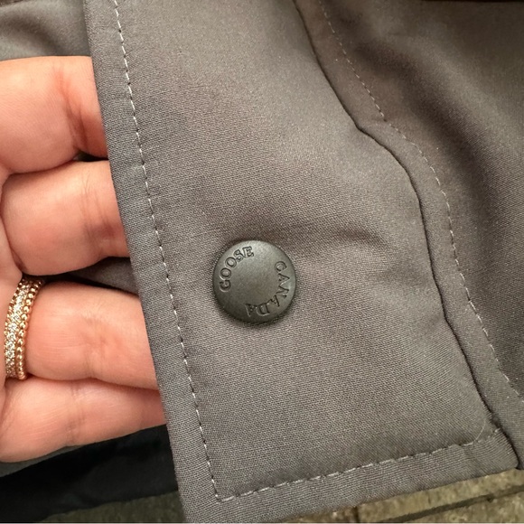 Canada Goose Wyndham Parka Mens Graphite Gray Size XL Real Fur Hood 3808M - Picture 4 of 16